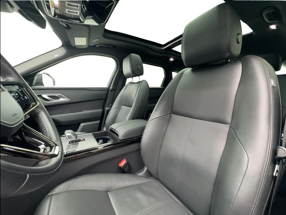 2025 Land Rover Range Rover Velar - Image 19 of 21