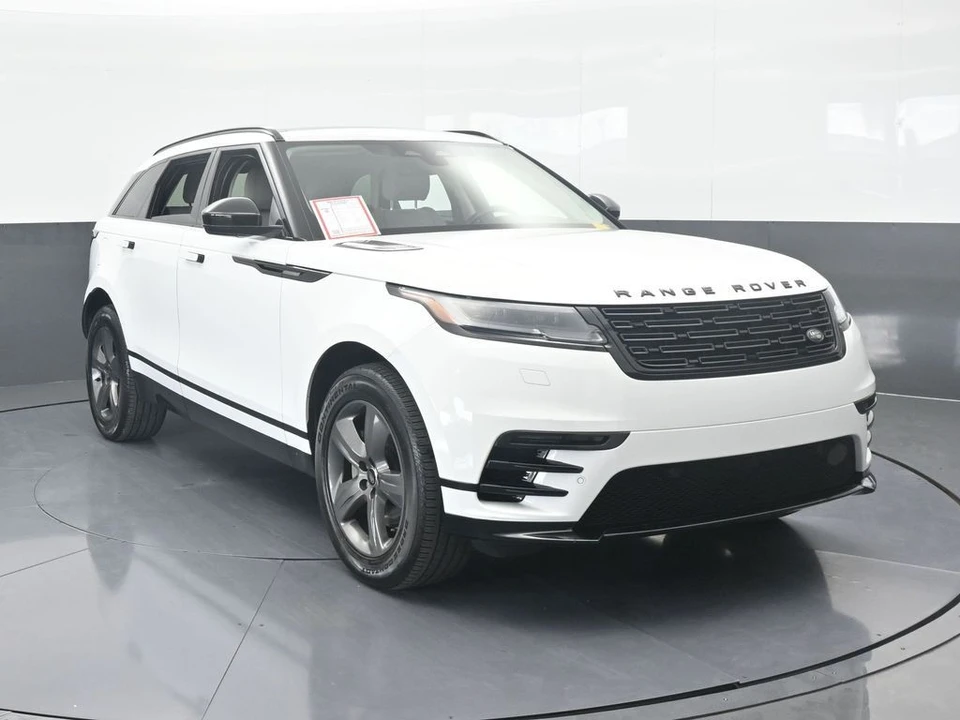 2025 Land Rover Range Rover Velar - Image 9 of 12