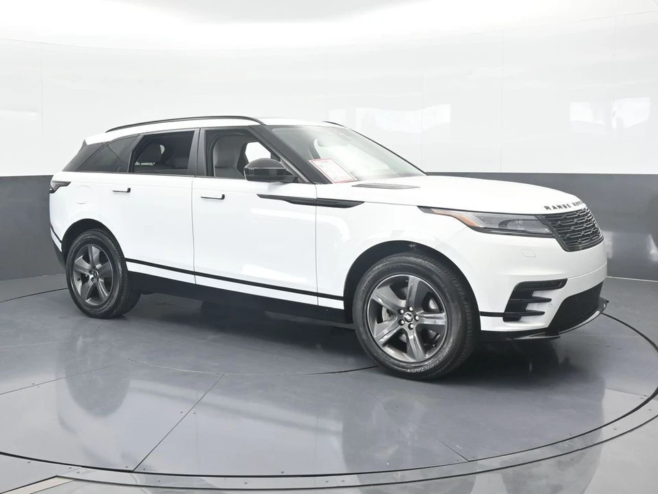 2025 Land Rover Range Rover Velar - Image 8 of 12