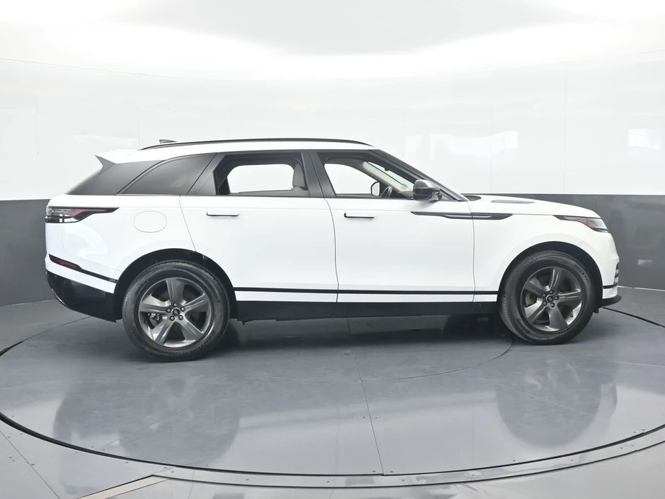 2025 Land Rover Range Rover Velar - Image 7 of 12