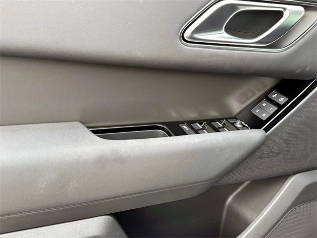 2025 Land Rover Range Rover Velar - Image 15 of 21