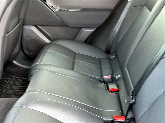 2025 Land Rover Range Rover Velar - Image 12 of 21