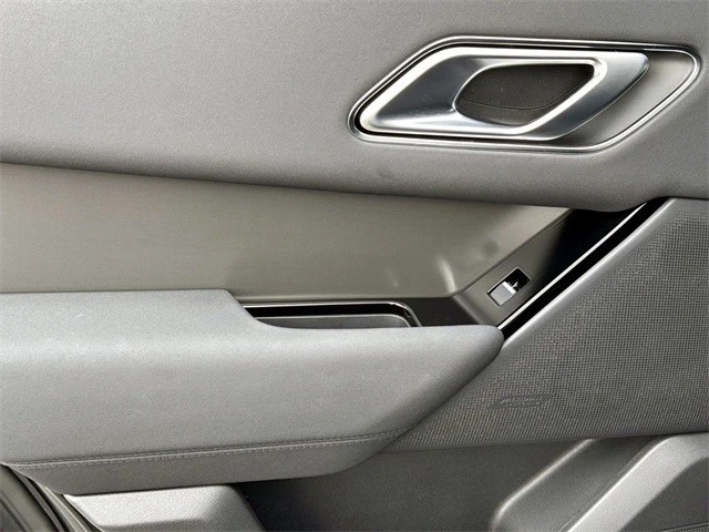 2025 Land Rover Range Rover Velar - Image 11 of 21