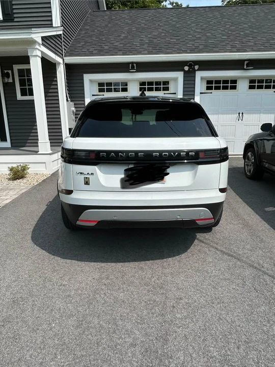 2025 Land Rover Range Rover Velar - Image 4 of 4
