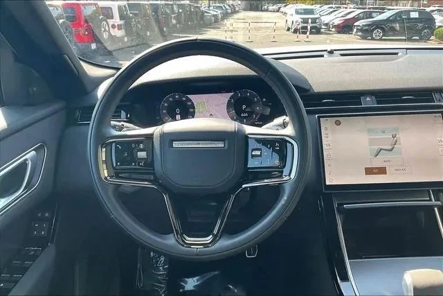 2025 Land Rover Range Rover Velar - Image 7 of 12