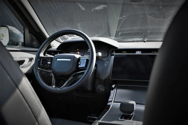 2025 Land Rover Range Rover Velar - Image 10 of 18