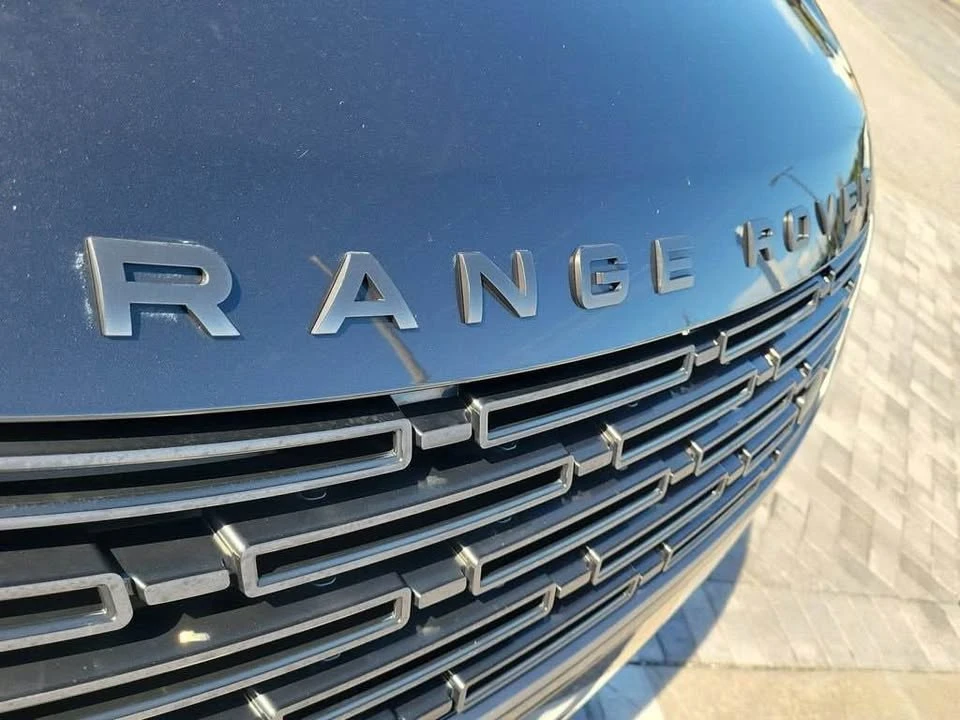 2025 Land Rover Range Rover Velar - Image 2 of 12