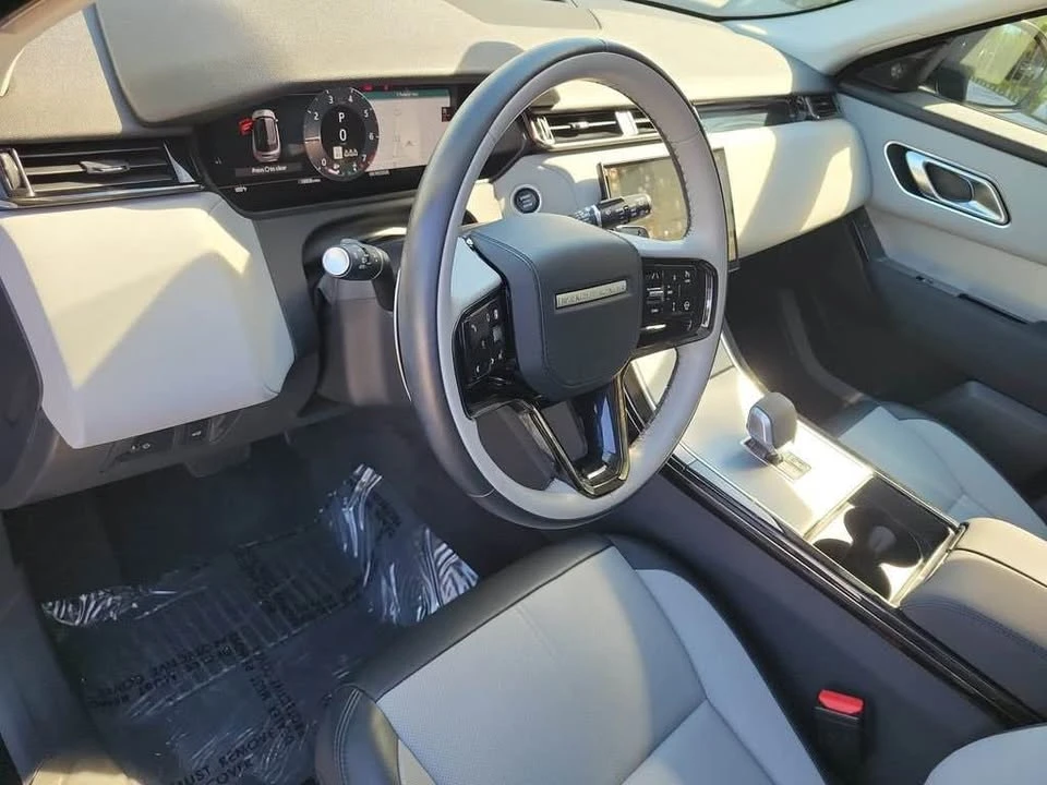2025 Land Rover Range Rover Velar - Image 5 of 12