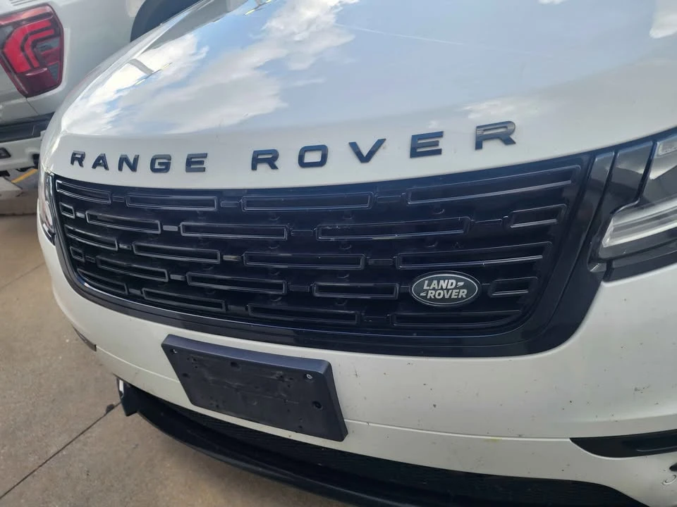 2025 Land Rover Range Rover Velar - Image 2 of 14