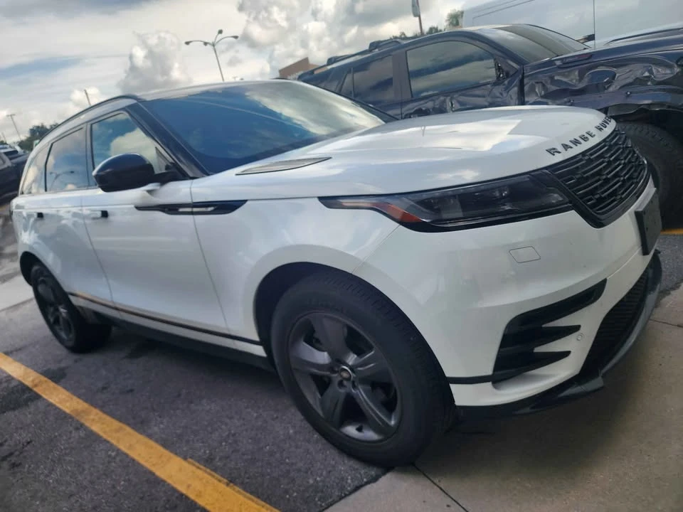 2025 Land Rover Range Rover Velar - Image 10 of 14