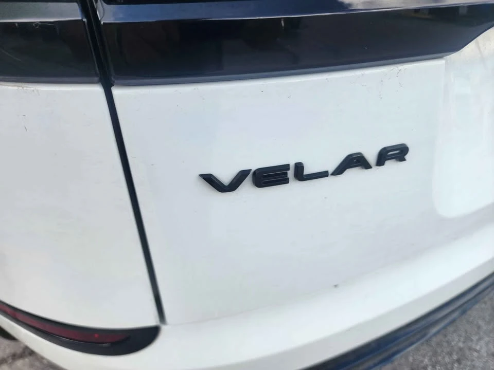 2025 Land Rover Range Rover Velar - Image 8 of 14