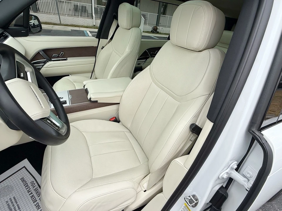 2025 Land Rover Range Rover L460 - Image 3 of 12
