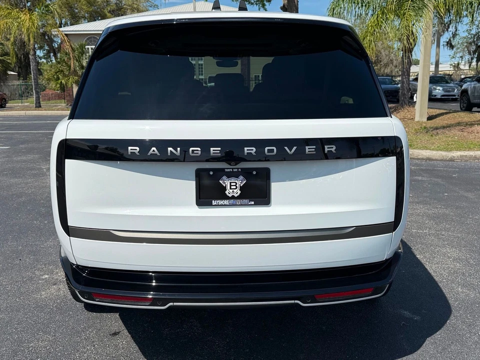2025 Land Rover Range Rover L460 - Image 12 of 12