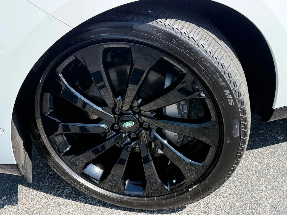2025 Land Rover Range Rover L460 - Image 9 of 12