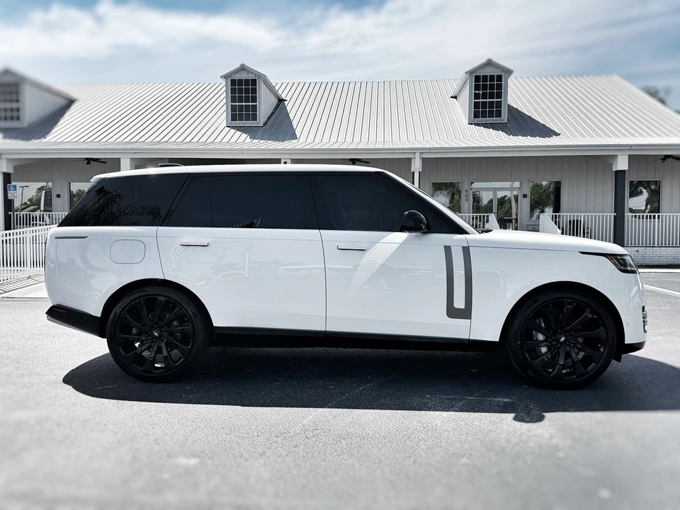 2025 Land Rover Range Rover L460 - Image 4 of 12