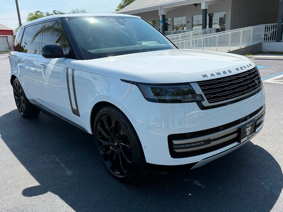 2025 Land Rover Range Rover L460 - Image 8 of 12