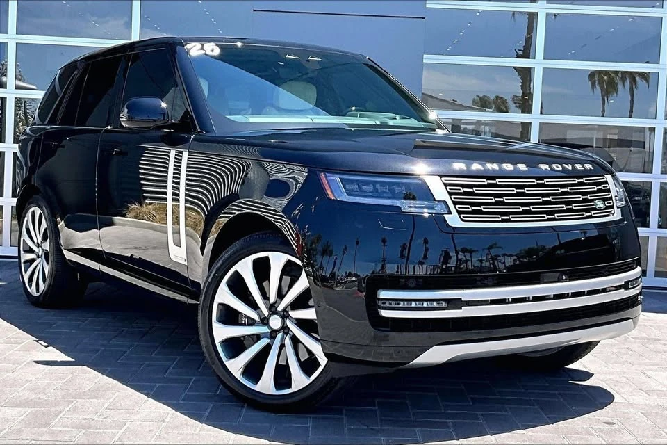 2025 Land Rover Range Rover L460 - Image 2 of 15