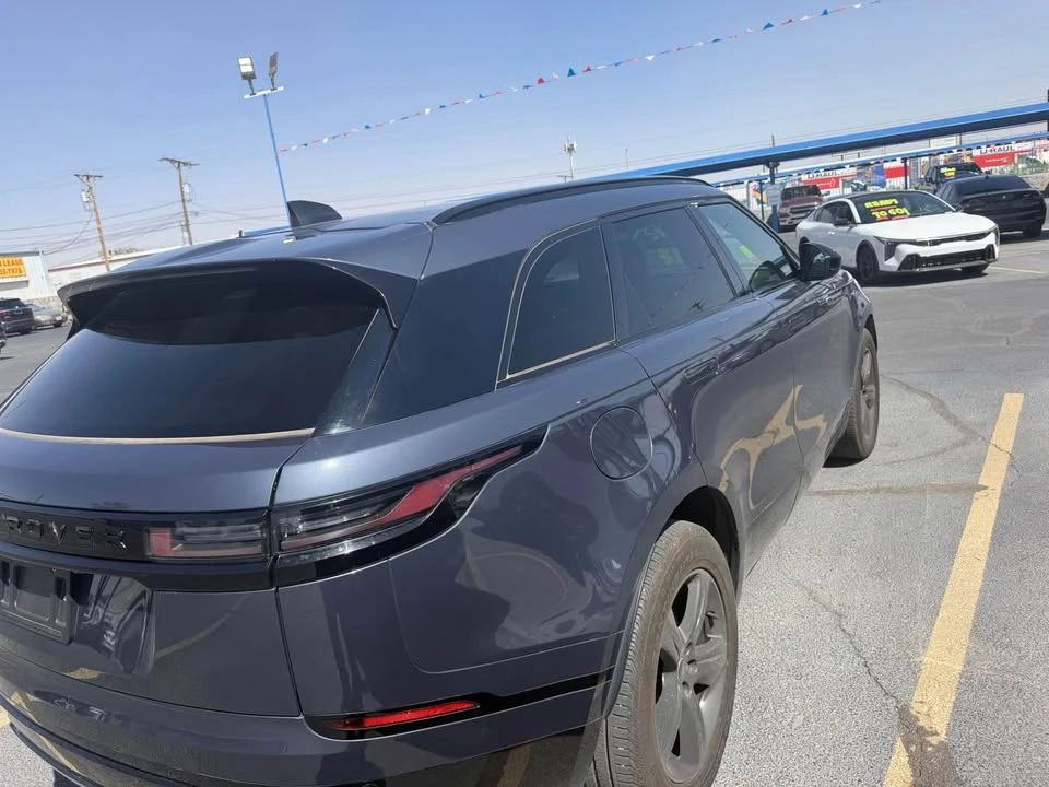 2025 Land Rover Range Rover Velar - Image 4 of 8