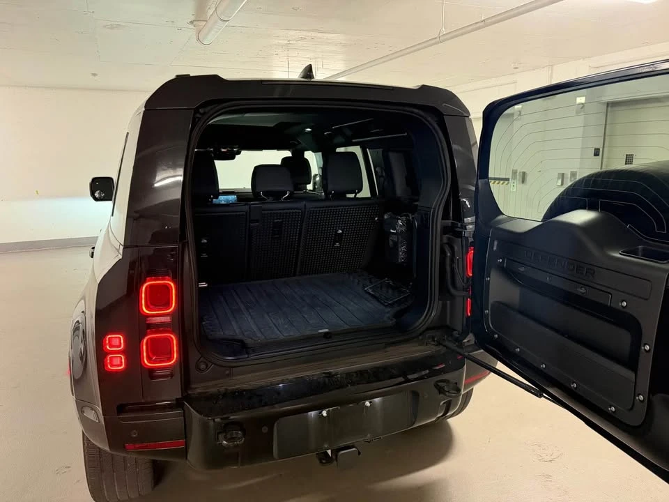 2025 Land Rover Defender L663 - Image 12 of 20