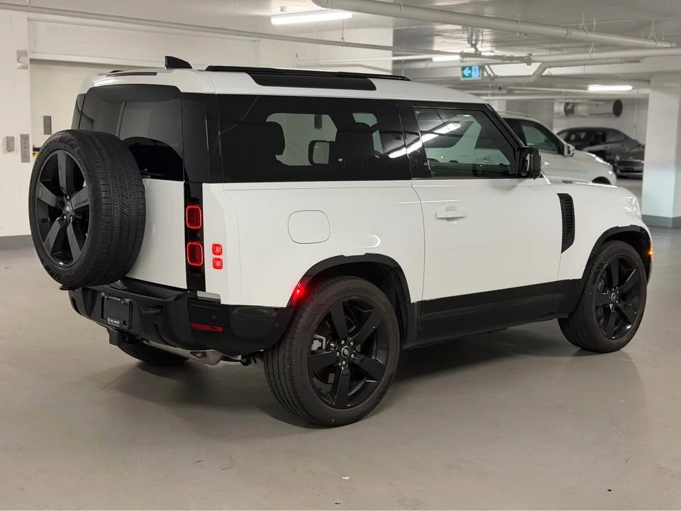 2025 Land Rover Defender L663 - Image 5 of 16