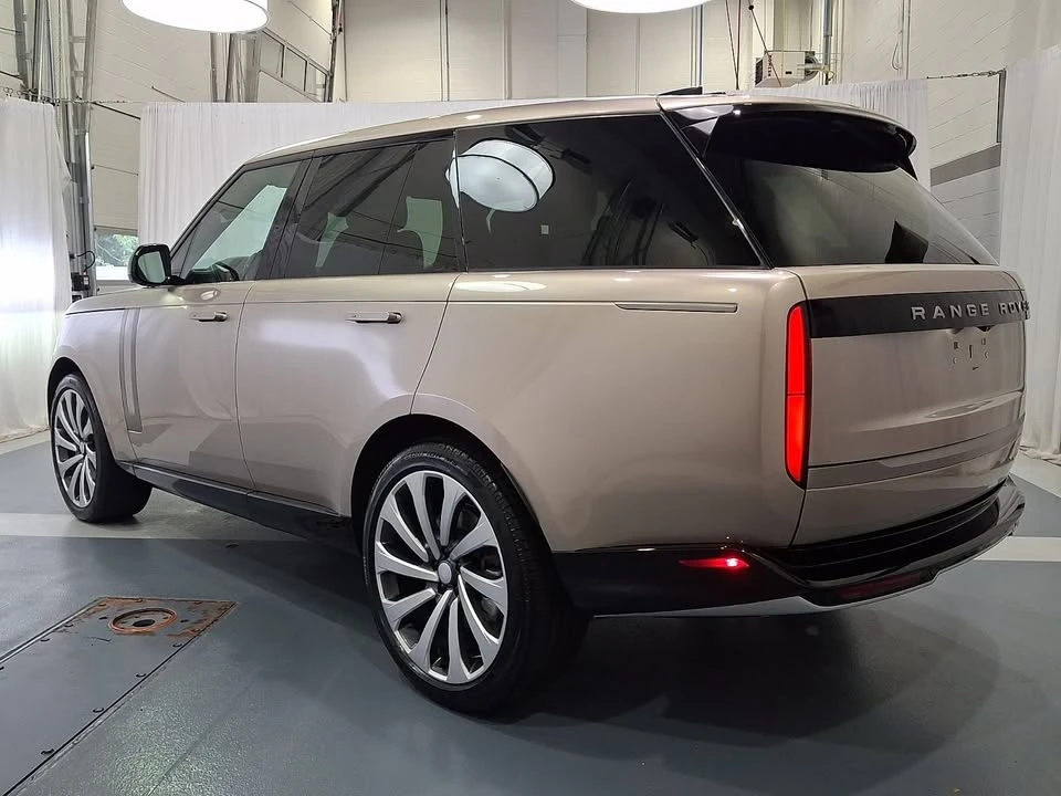 2025 Land Rover Range Rover L460 - Image 7 of 15