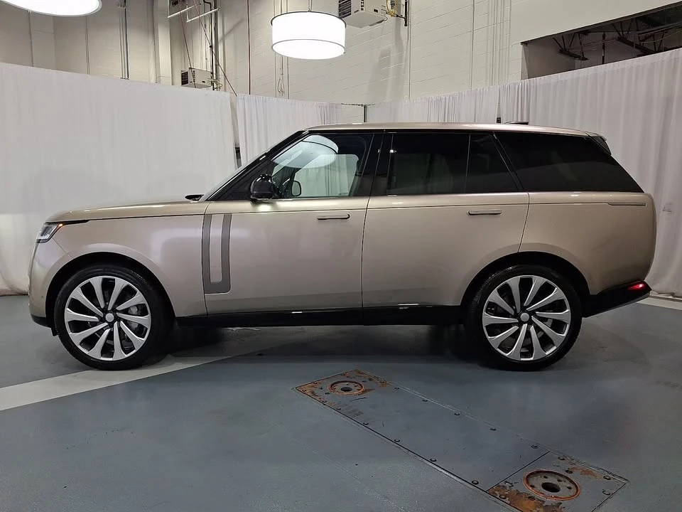 2025 Land Rover Range Rover L460 - Image 4 of 15