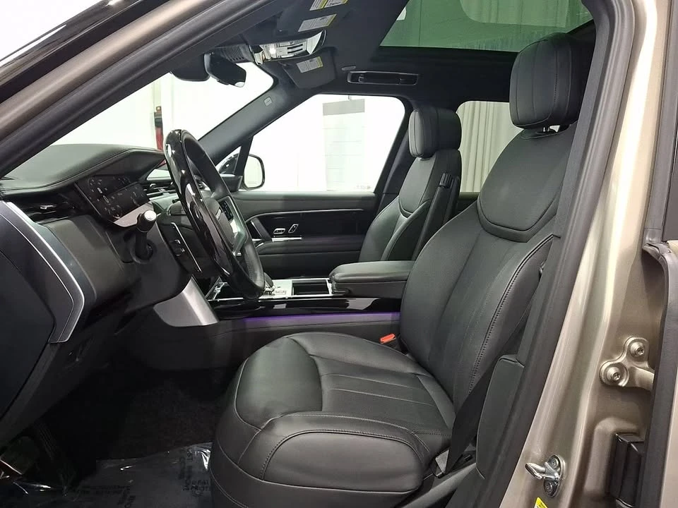 2025 Land Rover Range Rover L460 - Image 10 of 15