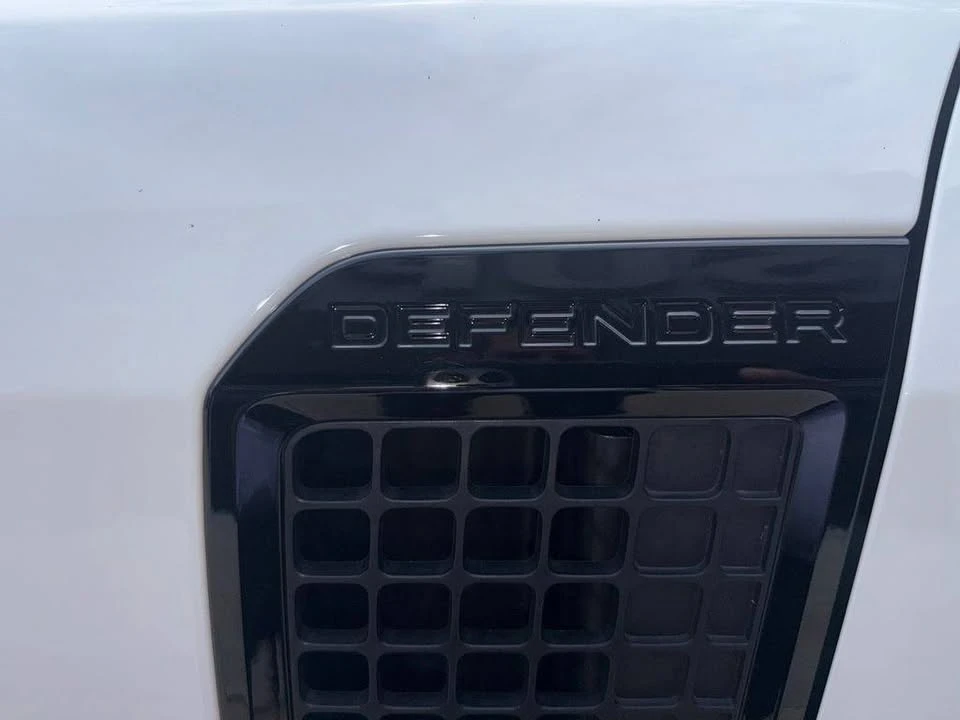 2025 Land Rover Defender L663 - Image 15 of 20