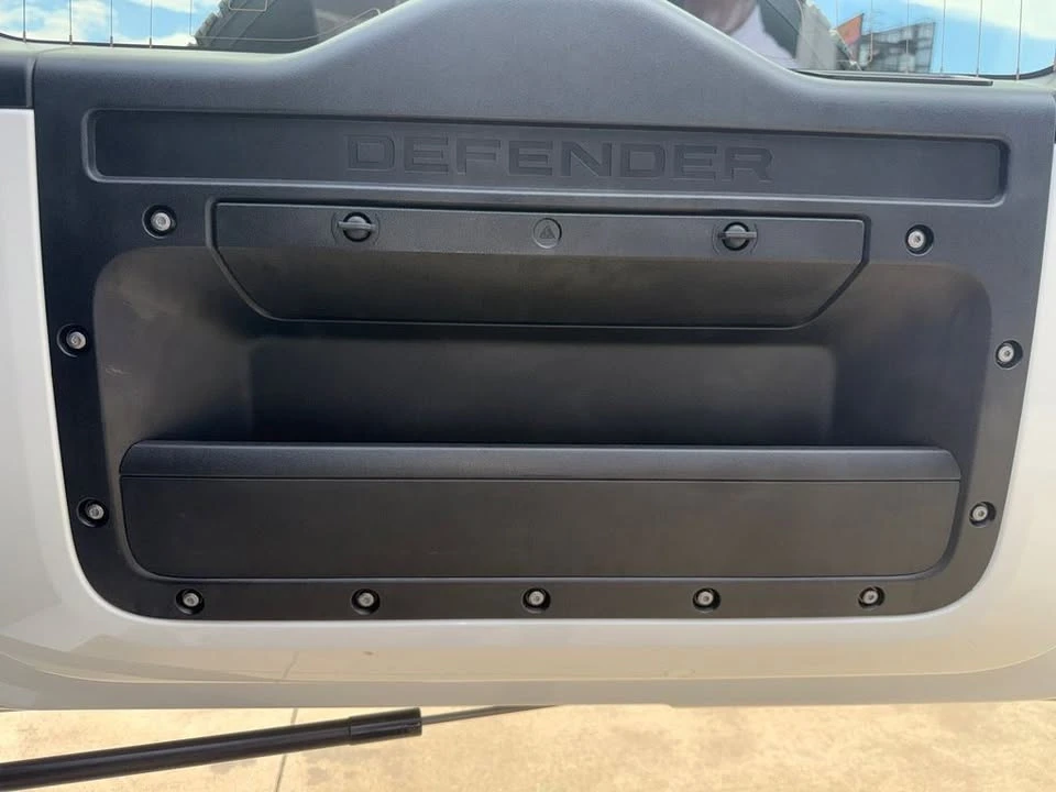 2025 Land Rover Defender L663 - Image 19 of 20