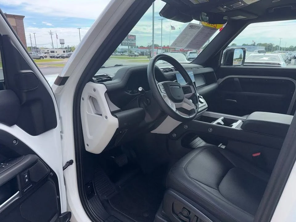 2025 Land Rover Defender L663 - Image 16 of 20