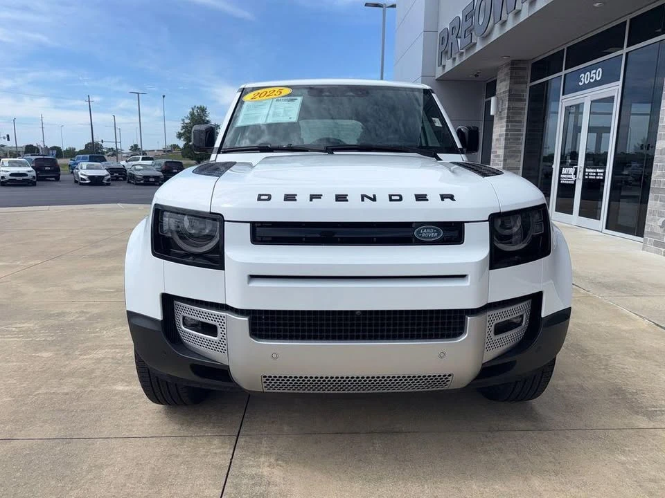 2025 Land Rover Defender L663 - Image 4 of 20