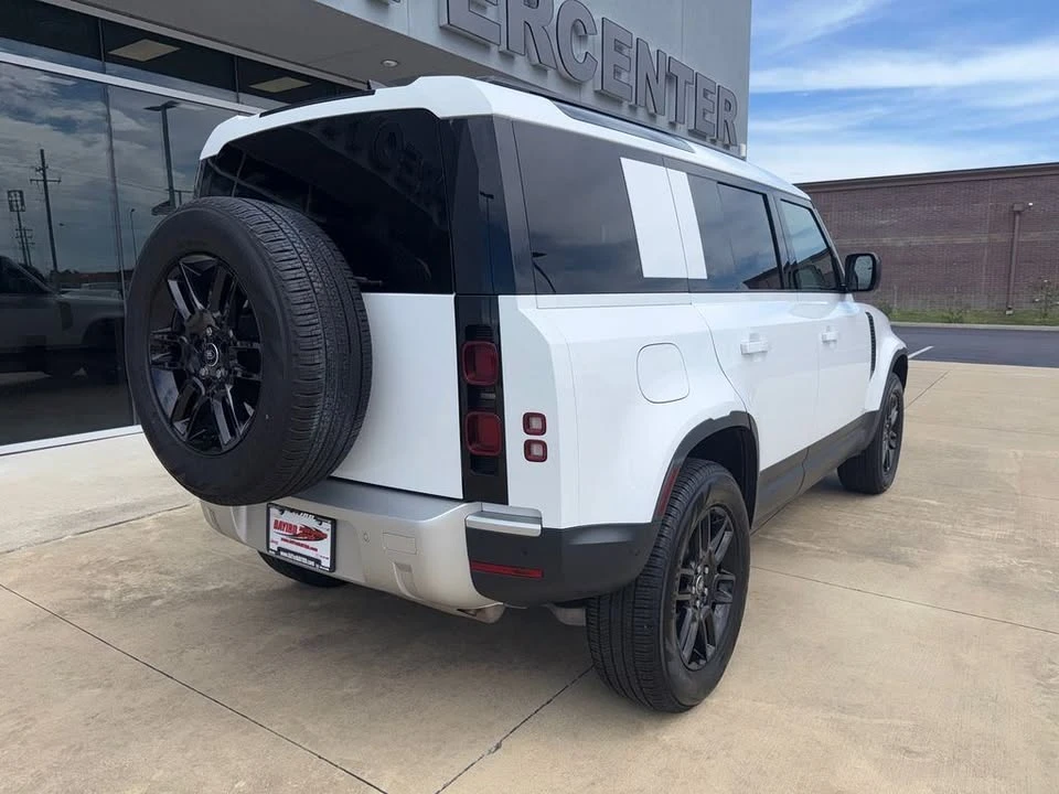 2025 Land Rover Defender L663 - Image 9 of 20