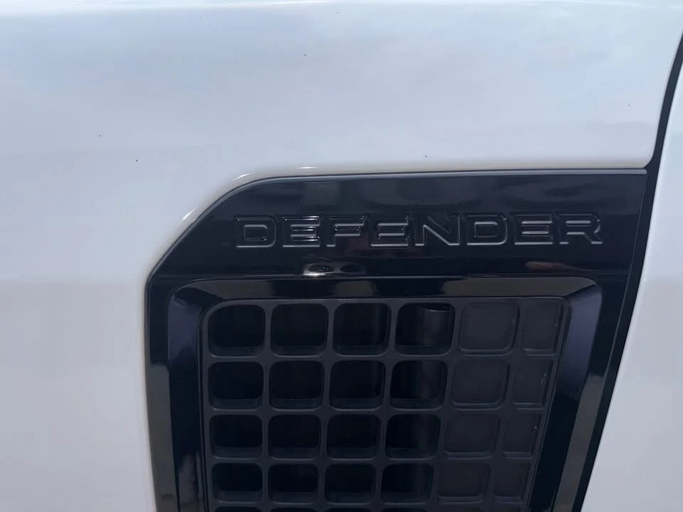 2025 Land Rover Defender L663 - Image 15 of 20