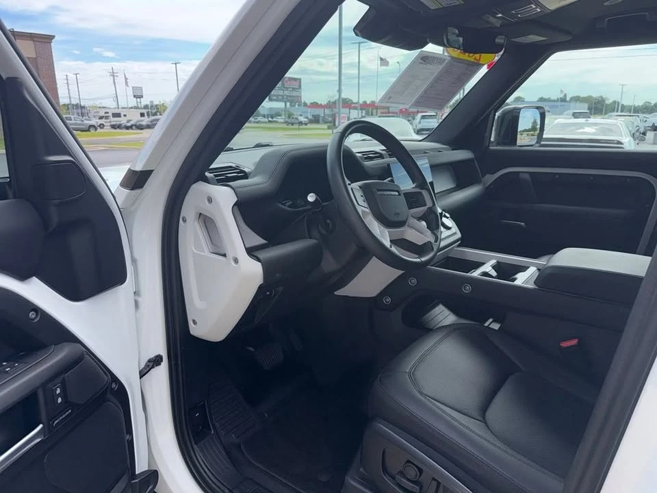 2025 Land Rover Defender L663 - Image 16 of 20