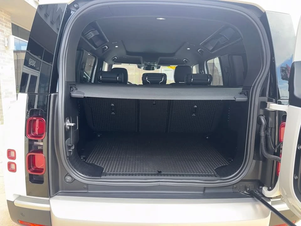 2025 Land Rover Defender L663 - Image 18 of 20