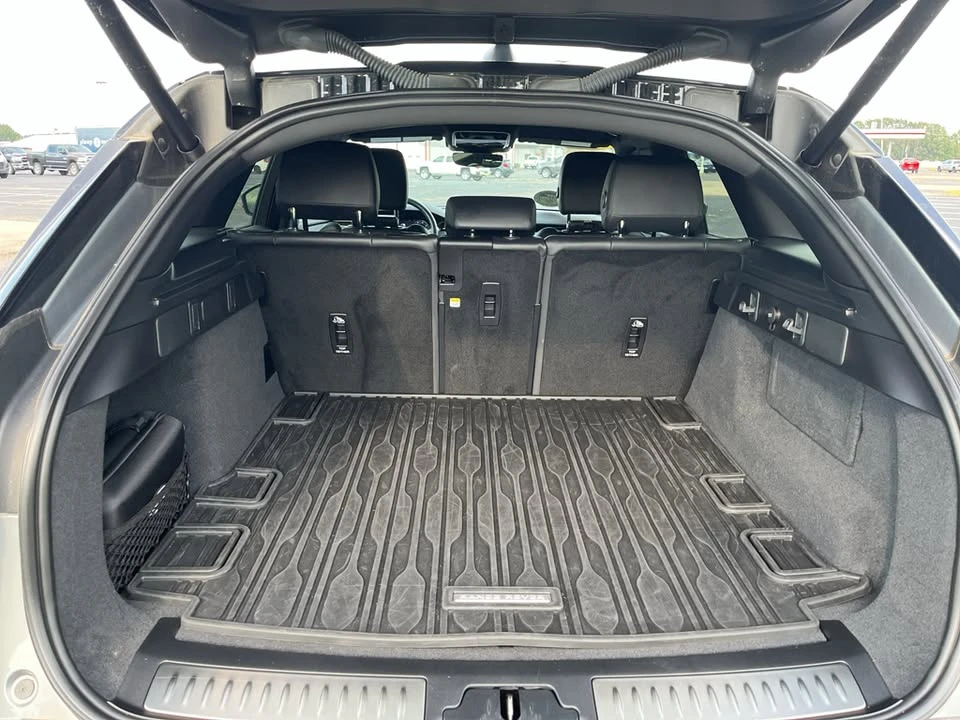 2025 Land Rover Range Rover Velar - Image 17 of 20