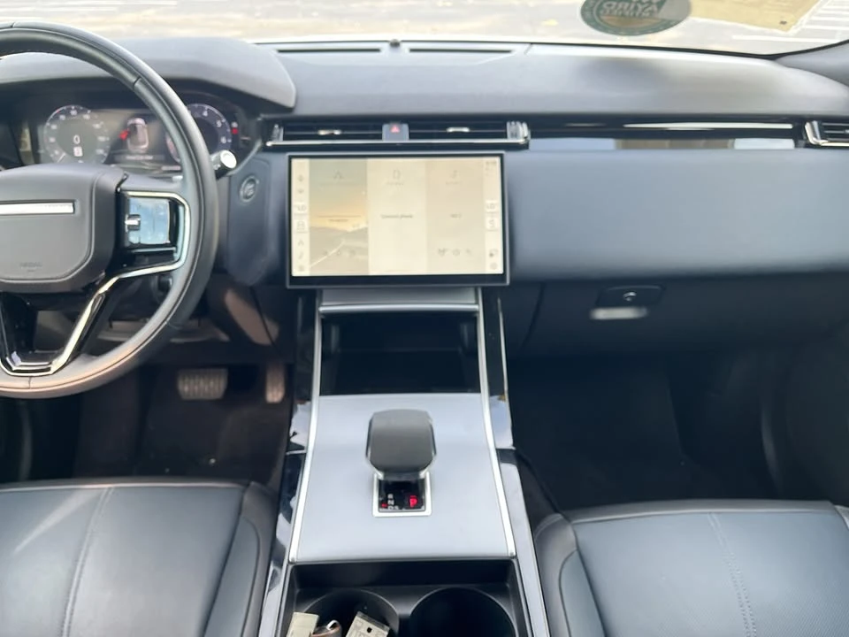 2025 Land Rover Range Rover Velar - Image 12 of 20