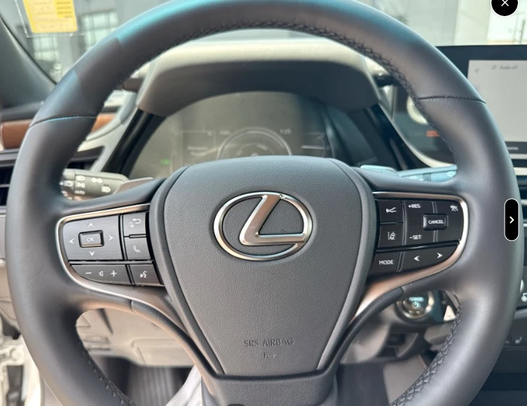 2025 Lexus ES 7th Gen - Image 5 of 8