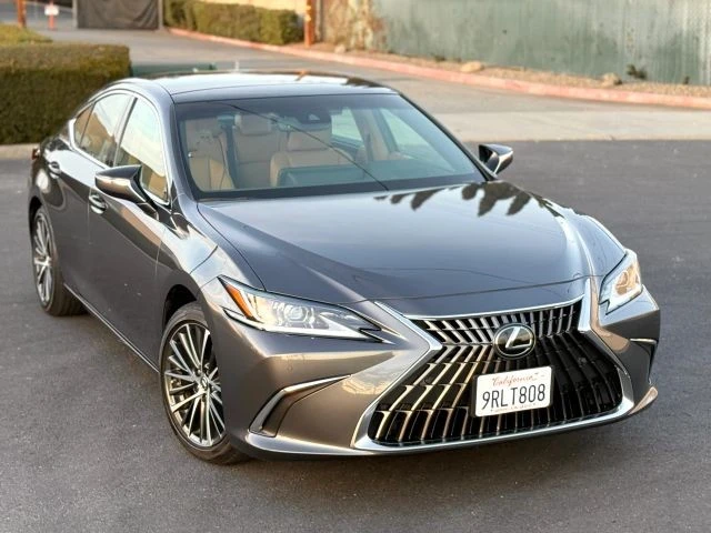 2025 Lexus ES 7th Gen - Image 10 of 21