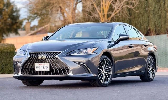 2025 Lexus ES 7th Gen - Image 5 of 21