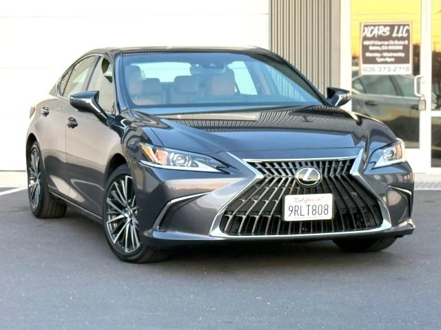 2025 Lexus ES 7th Gen - Image 12 of 21
