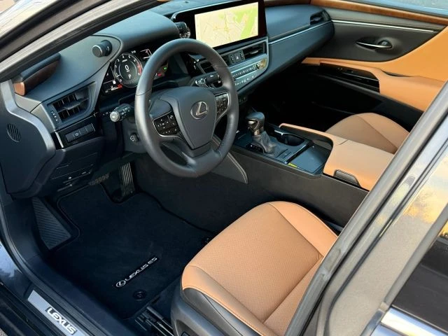 2025 Lexus ES 7th Gen - Image 15 of 21