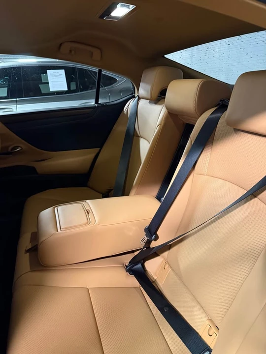 2025 Lexus ES 7th Gen - Image 6 of 10