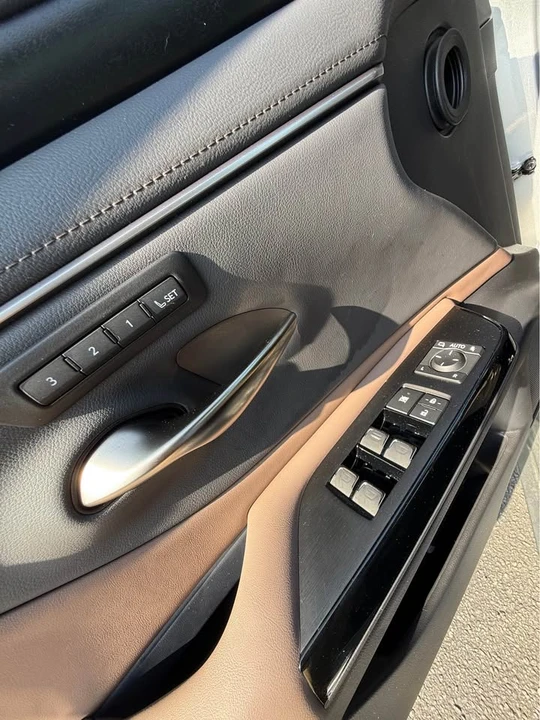 2025 Lexus ES 7th Gen - Image 12 of 13