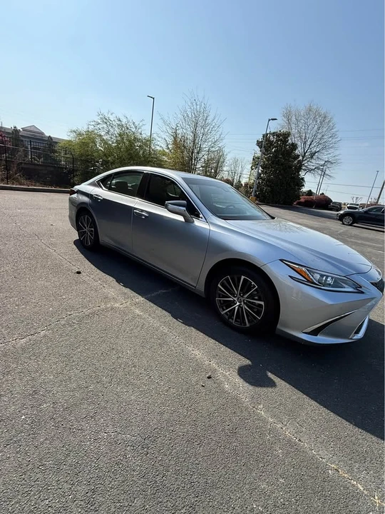 2025 Lexus ES 7th Gen - Image 5 of 13