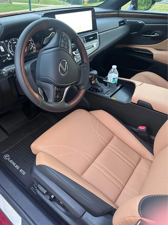 2025 Lexus ES 7th Gen - Image 2 of 2