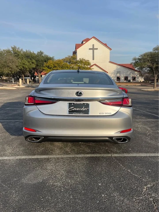 2025 Lexus ES 7th Gen - Image 8 of 8