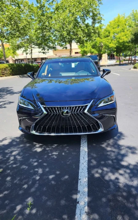 2025 Lexus ES 7th Gen - Image 5 of 8