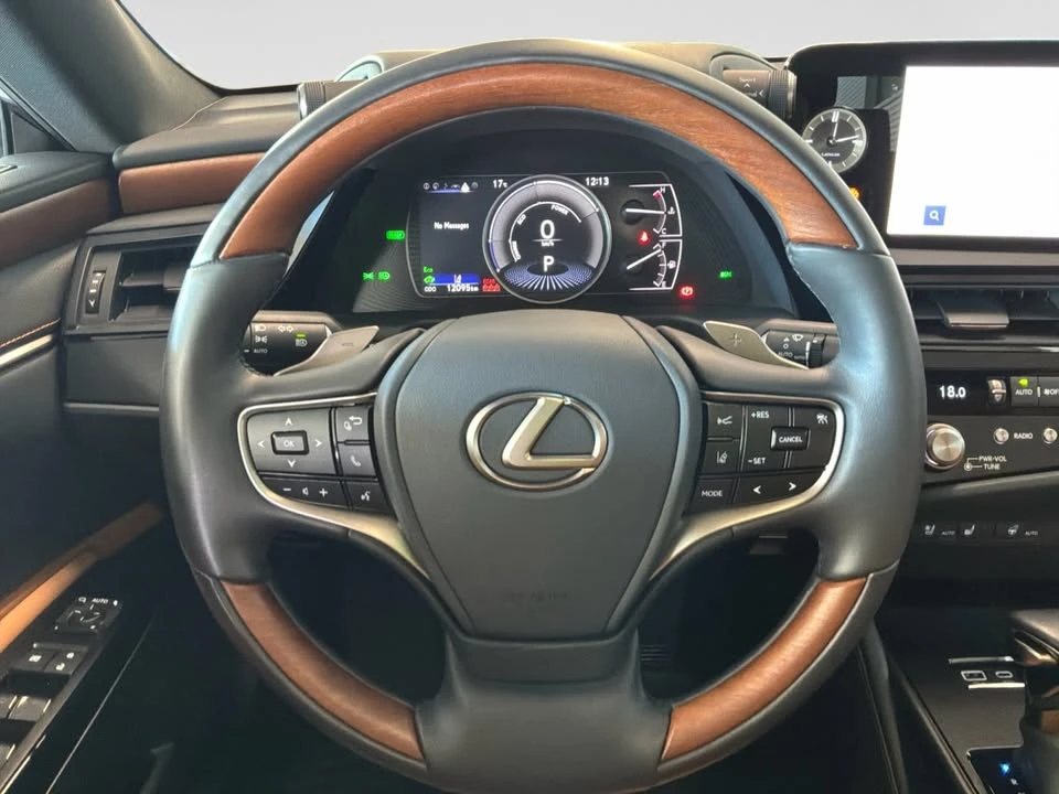 2025 Lexus ES 7th Gen - Image 11 of 20