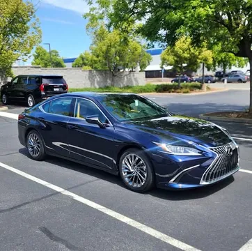 2025 Lexus ES 350 Ultra Luxury Sedan 4D